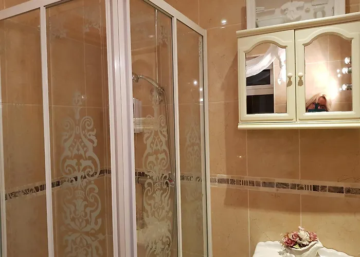 Sunrise View לינה וארוחת בוקר 4*